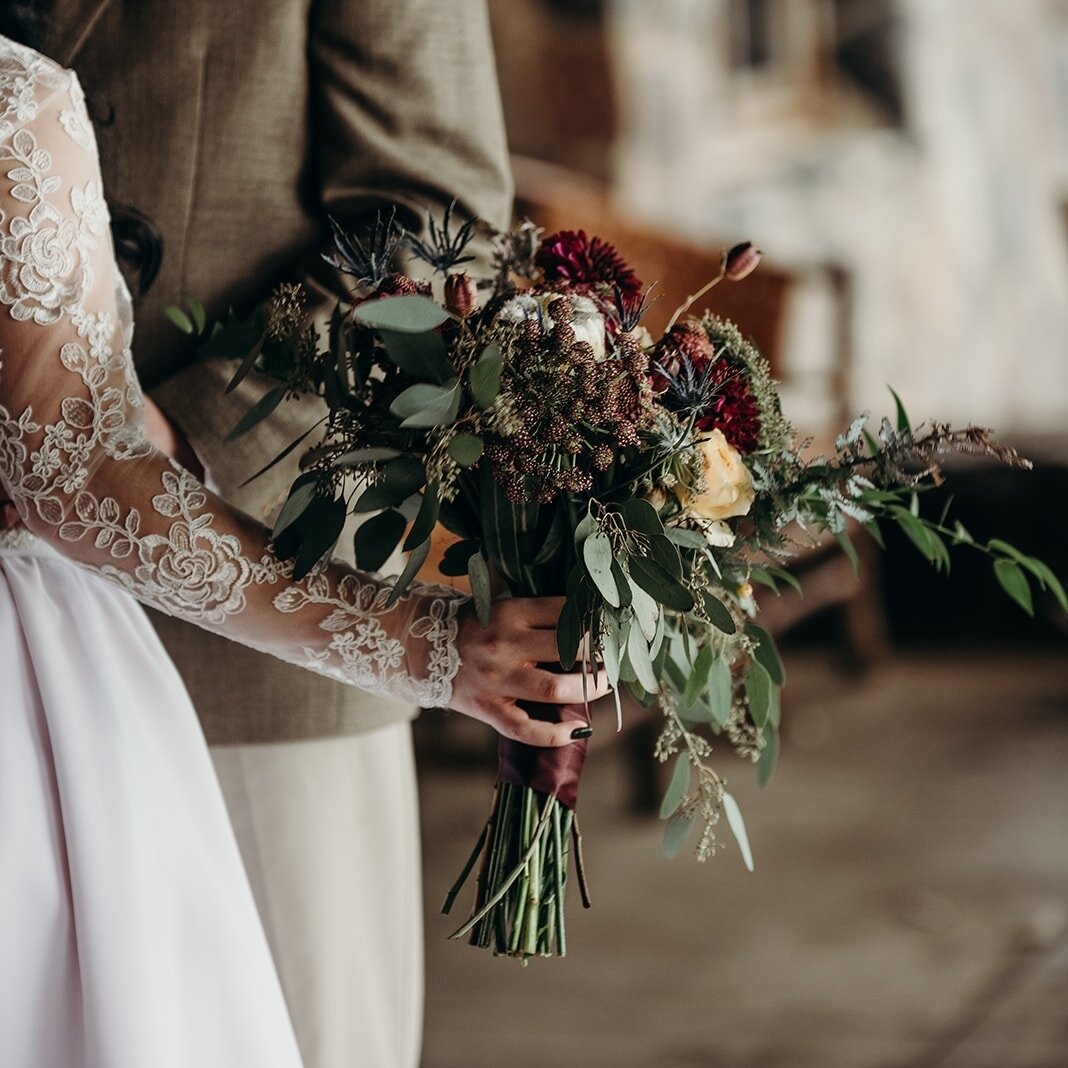 I'm a sucker for a good bouquet. ⁠
⁠
&amp; I drove almost 8 hours to photograph this one, haha! Probably the farthest I've ever traveled for a wedding but I was offered a cabin stay on Lake Okoboji &amp; could not pass up the connection with this cou
