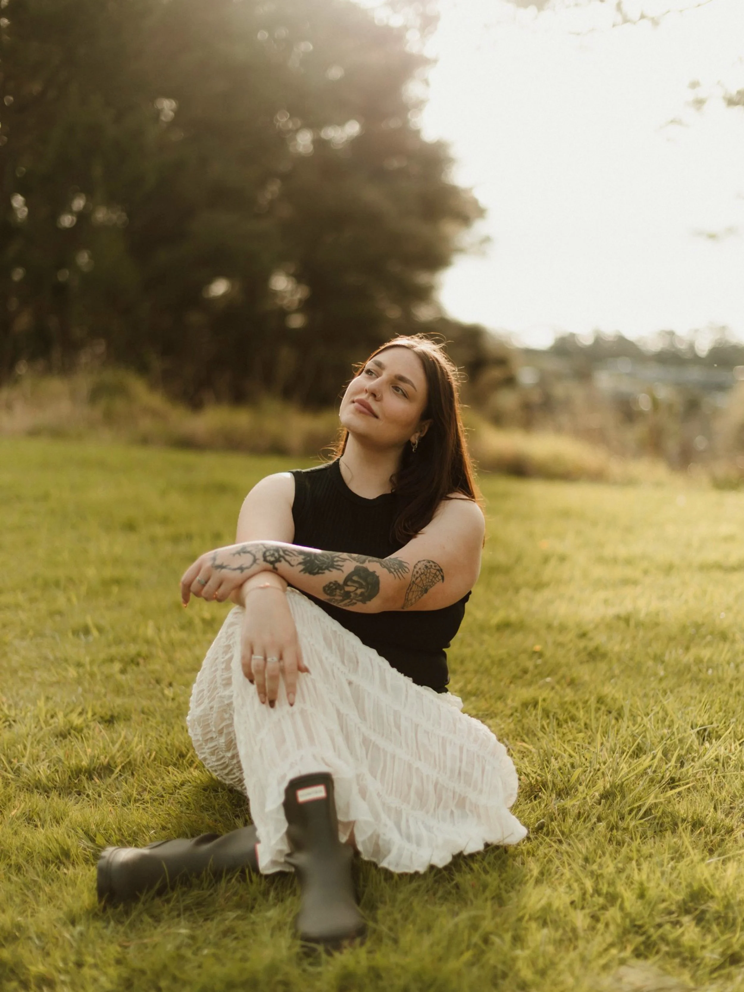 It was my turn in front of the lens 🤎

Thank you to @gem.moments_photography @regankatherinephotography for getting me out of my comfort zone 🤎 Taken by the girls and edited by me ✍️ 

Also me 🤝 my @hunterboots.anz for life 😂

#photographer #auck