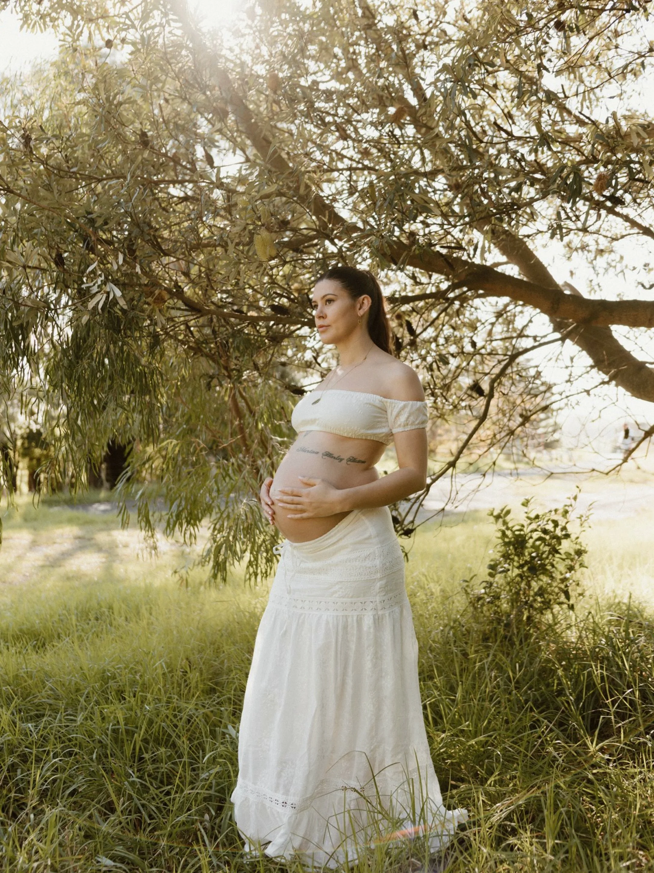 Posting a sunny day gallery on a gloomy day for a little mood boost for you all 🤍 How beautiful is morning sunlight though!?☀️ 

#maternityphotography #aucklandphotographer #aucklandphotography