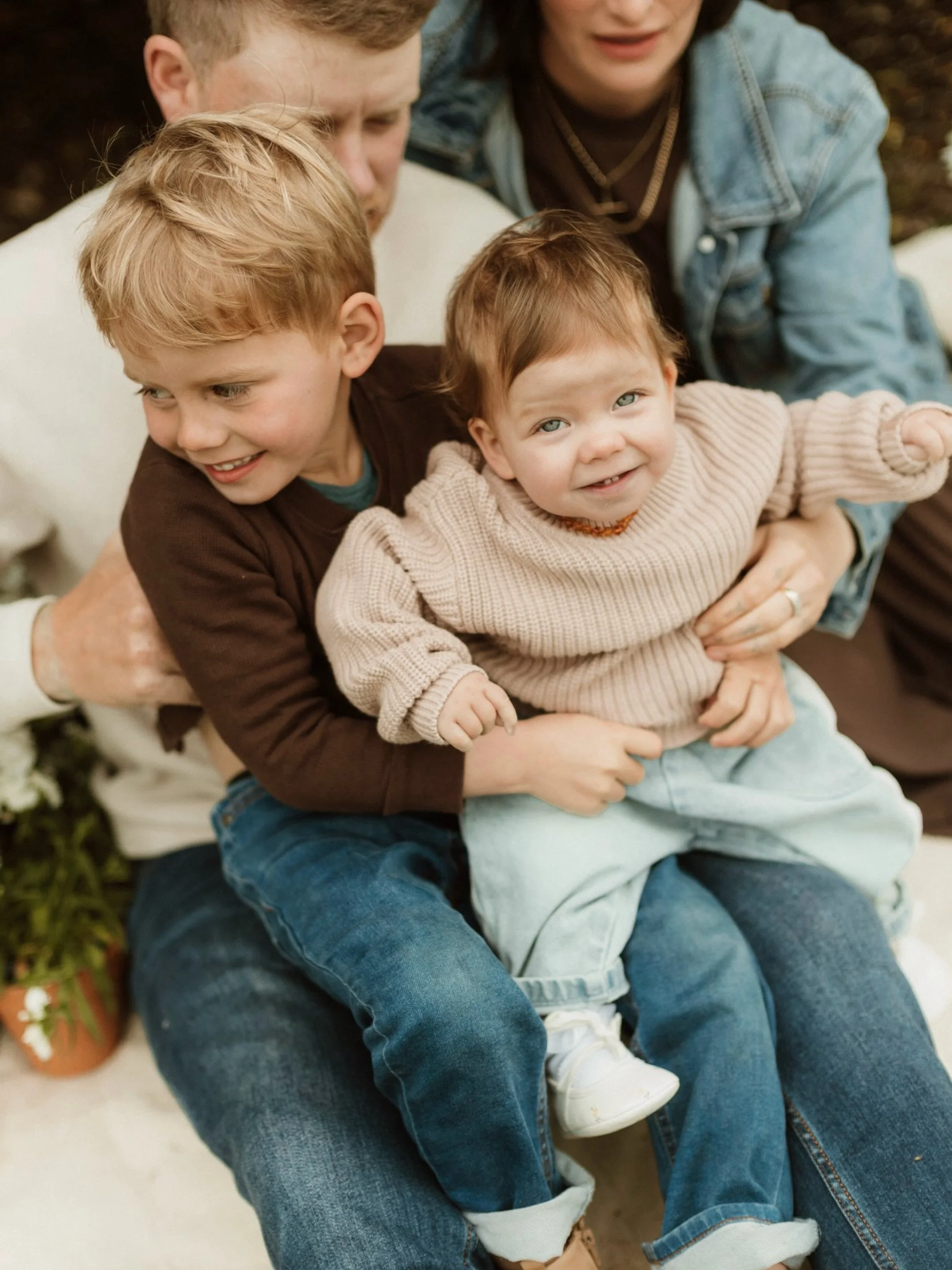 So here for the coordinating denim outfits! How adorable is this fam 🫶 All the smiles for the duckies in the pond 🤍🦆

#aucklandphotographer #newzealandfamilyphotographer #aucklandphotography
