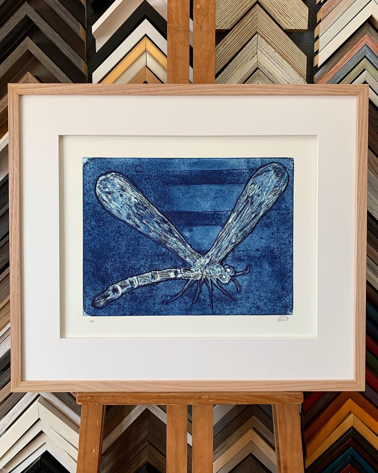 This classic Aussie print by famed artist Pro Hart is framed in a natural Tassie Oak, with an all archival set back mountboard and finished off with @truvueglazing UltraVue glazing. Simple, stylish, and just beautiful is the end result. 

.
.
.
.
.
.