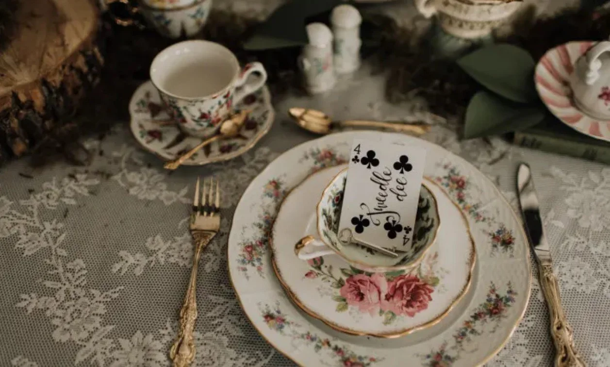 Alice-in-Wonderland-wedding-reception-vintage