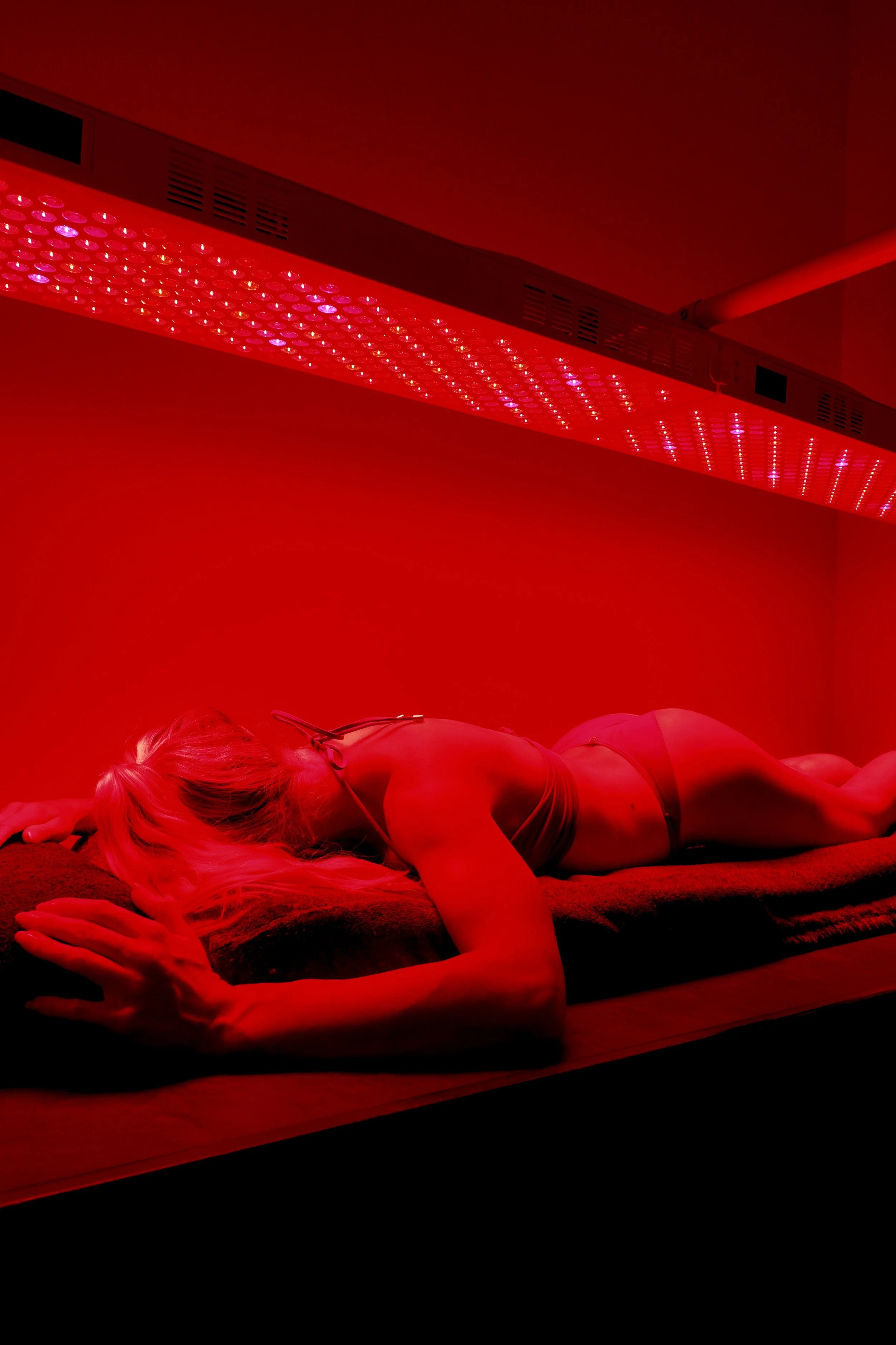 Red Light Therapy for Muscle Recovery in Austin: Stay Active All Summer