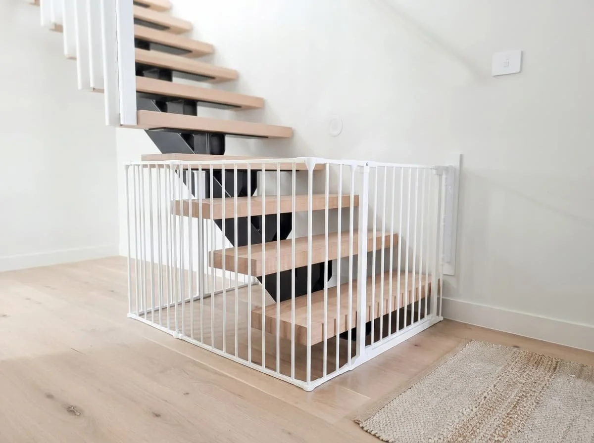 stair-bottom-enclosed-baby-gate