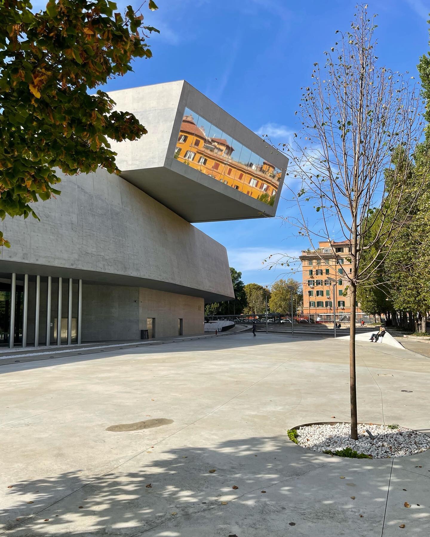 MAXXI - Museo Nazionale delle Arti del XXI Secolo (National Museum of the Arts of the XXI Century).

The National Museum of the Arts of the XXI Century was designed by architect Zaha Hadid in the area of the former Military Barracks Mondello. The bar