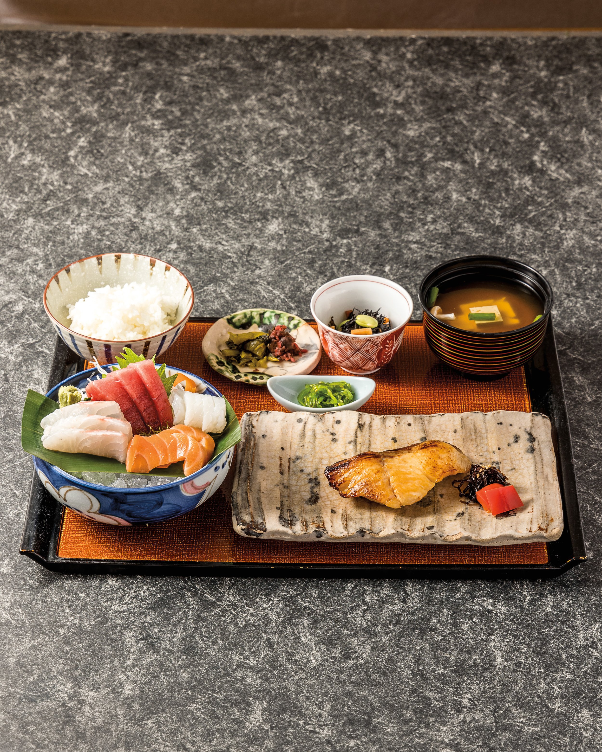 Washoku_Lunch_Sashimi&GrilledMisoBlackCod.jpg