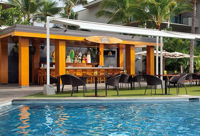  Head to the Bumbye Beach Bar, at the lagoon pool, for lazy poolside lunches and evening cocktails. 