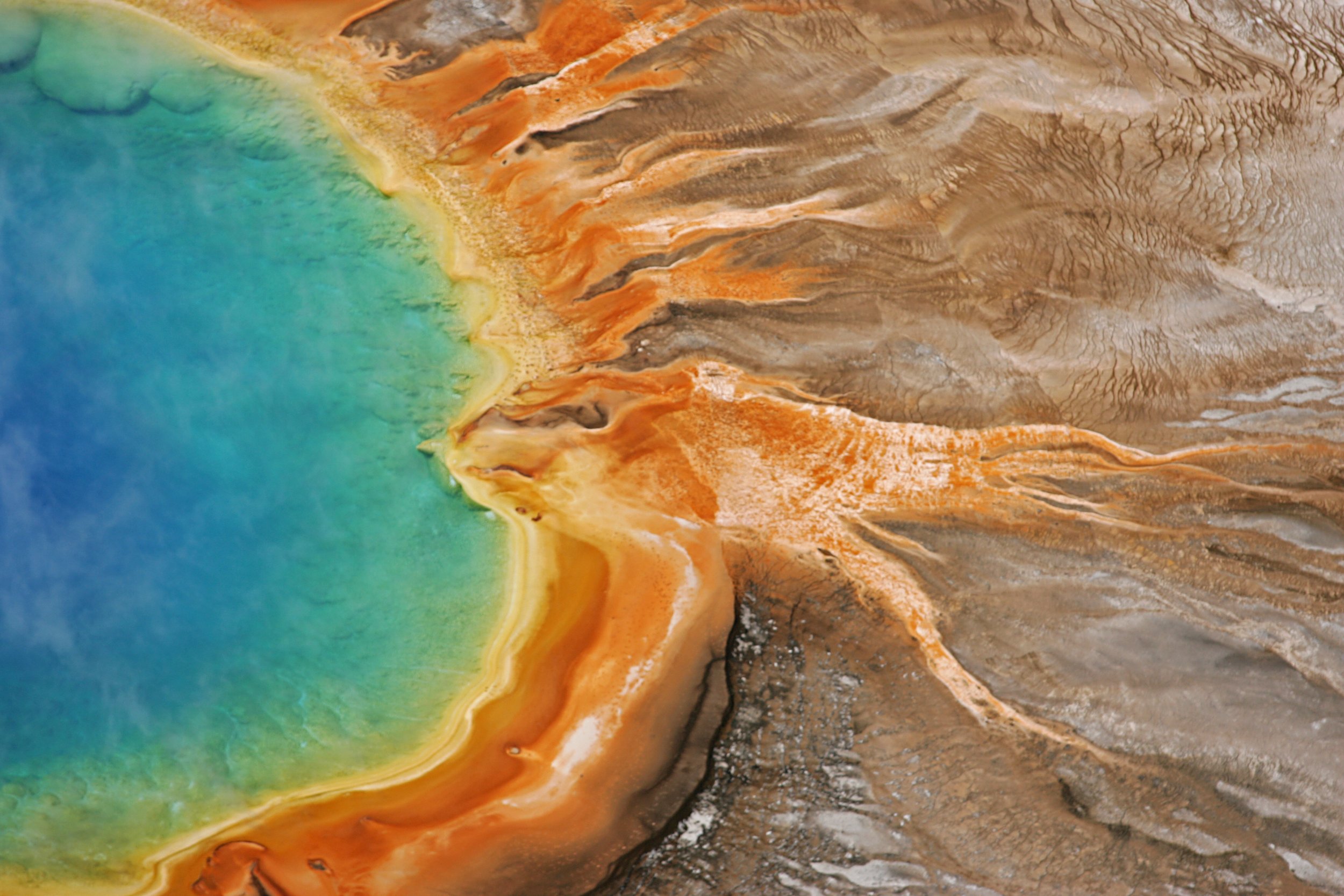  Grand Prismatic Spring, Midway Geyser Basin ( photo courtesy National Park Service/Jim Peaco ). 