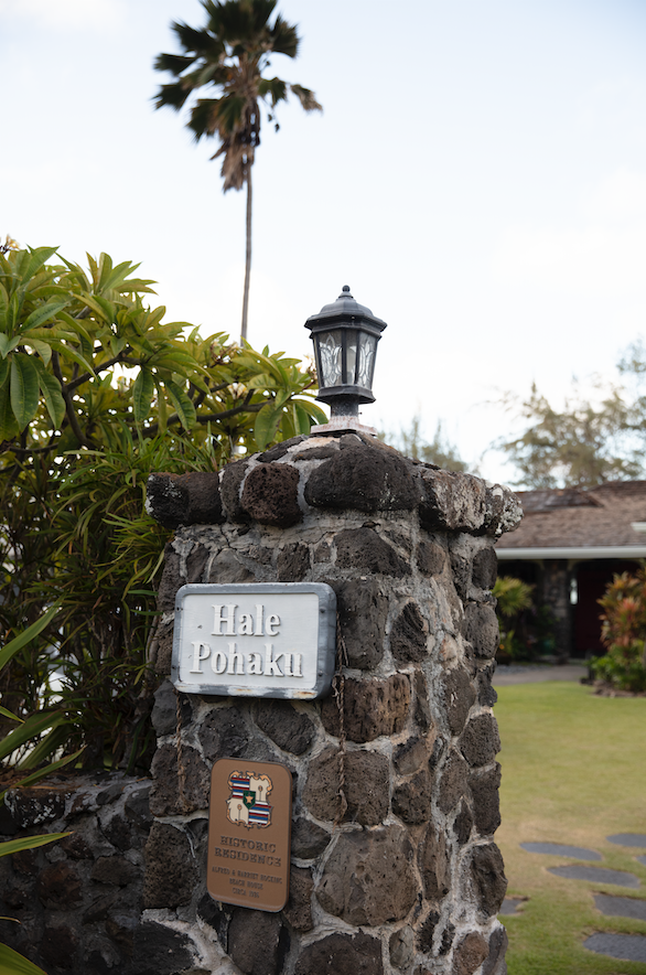  Alfred Hocking, a prominent businessman and statesman, had a beach home constructed in 1926 as a retreat for him and his family. Known as Hale Pohaku, it is listed on the Hawai‘i Register of Historic Places.    Photo by Olivier Koning.  