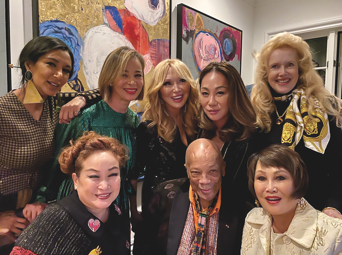  Kan hosting a dinner for  Parasite  film producer Miky Lee, attendees included Quincy Jones, Gelila Puck, Fiona Cibani, Elizabeth Segerstrom, Grace Chaio and Dame Leith Eaton.   Photos courtesy China Institute and Yue-Sai Kan  