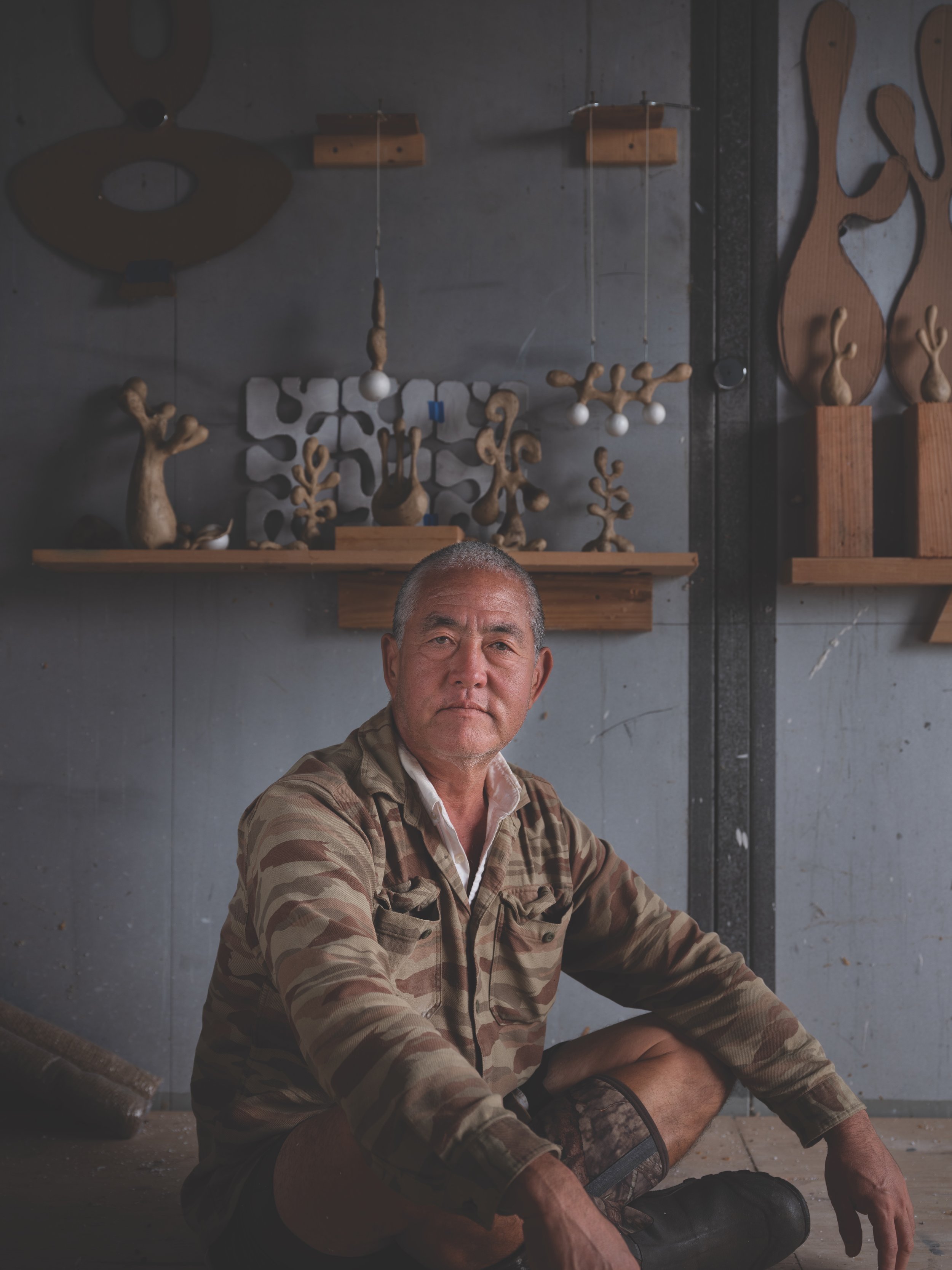  John Koga at his stable-turned-studio in Waimea.  Photo by Olivier Koning  