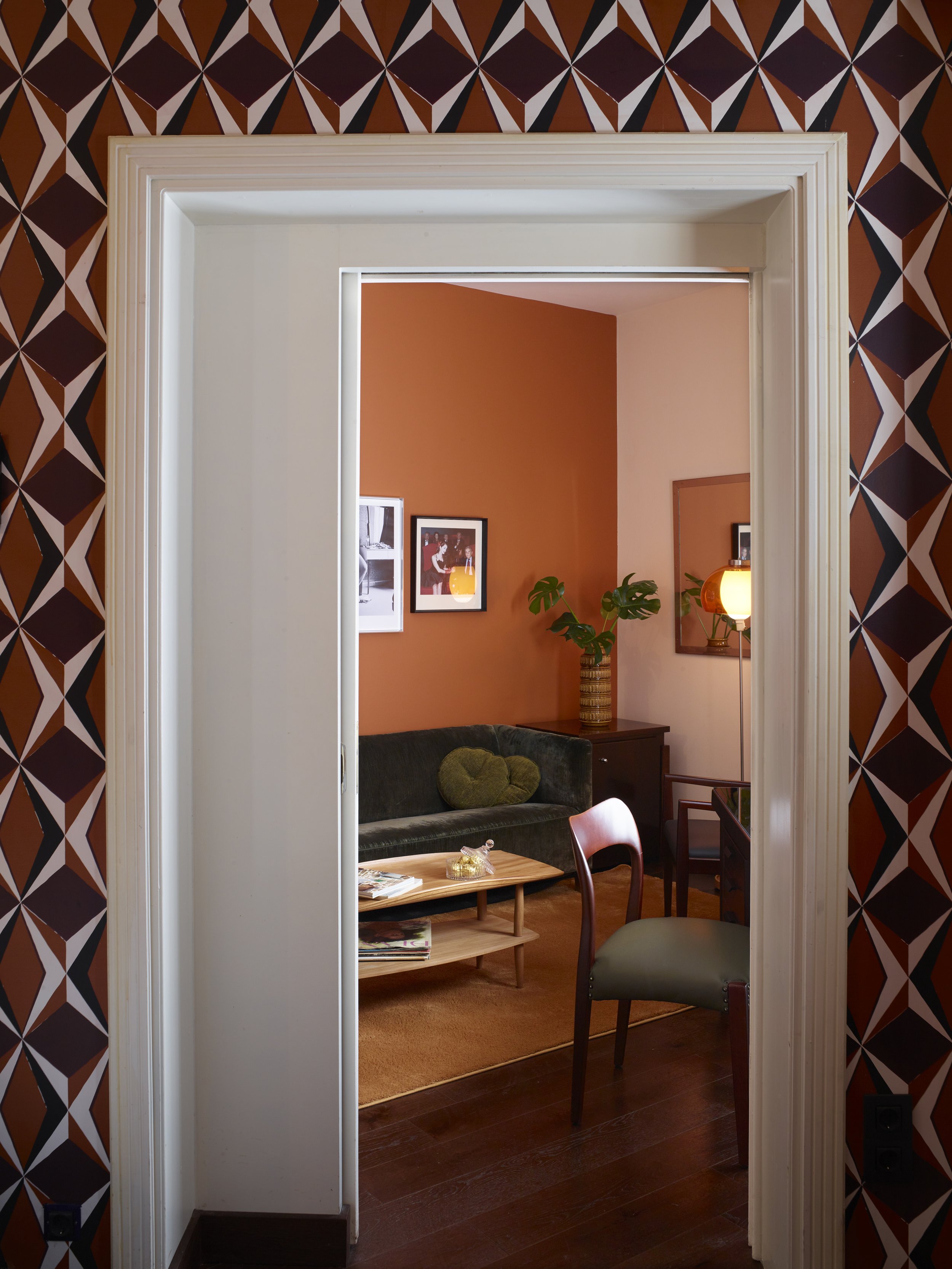 Brown Acropol48111.jpg