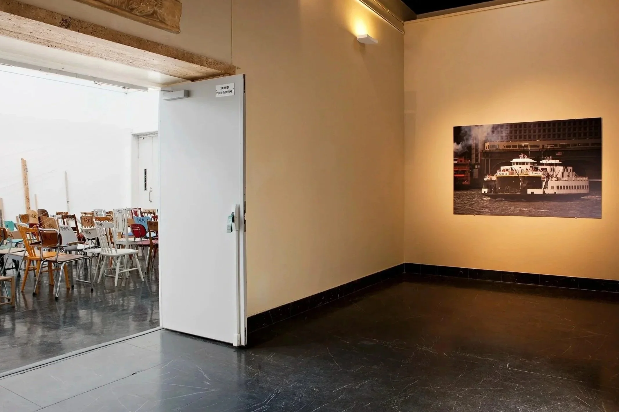 Mark Wallinger, Kunstnernes Hus (The Artists' House), 2010..jpg