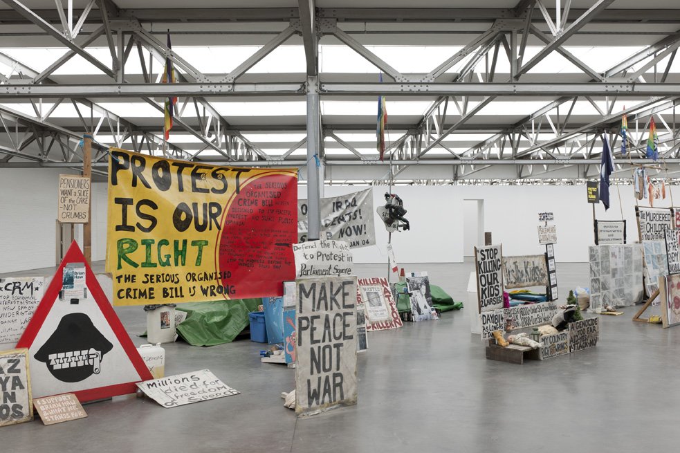 Mark Wallinger, De Pont Museum, Tilburg, Netherlands, 2010.jpg