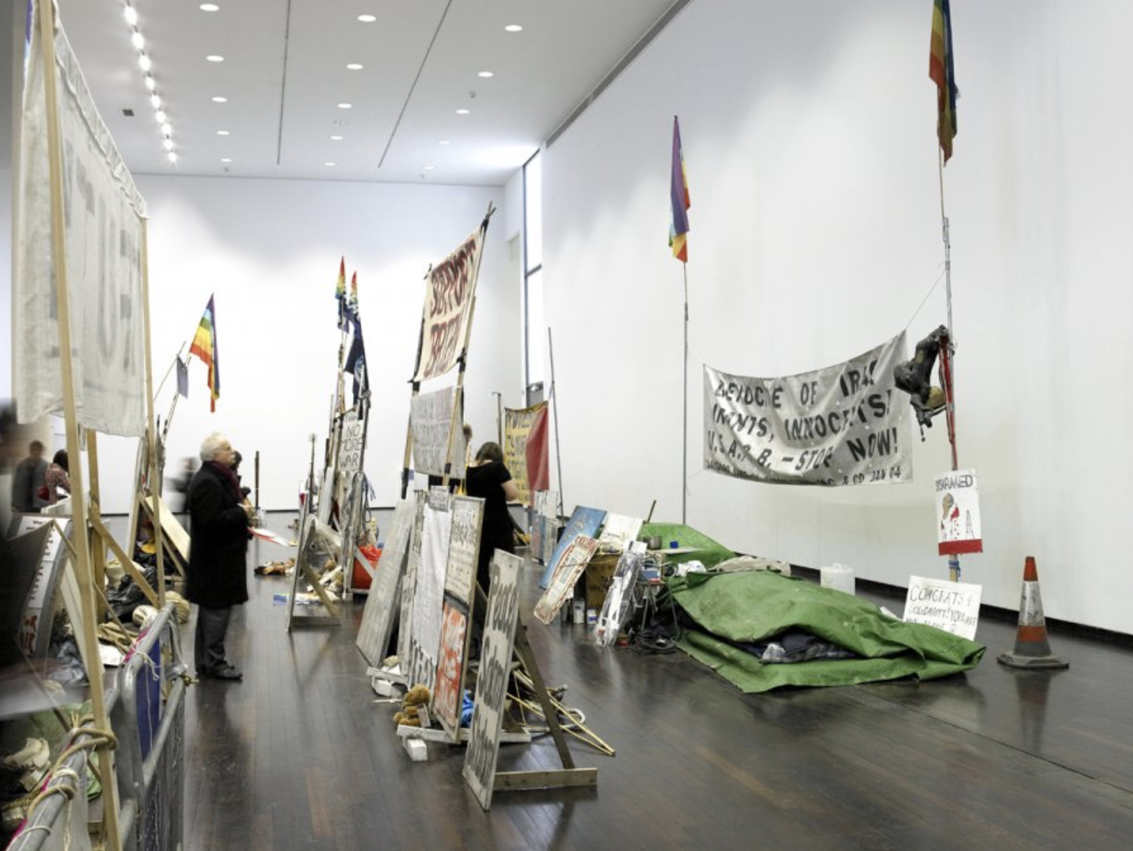 Mark Wallinger, State Britain, 2007, exhibition view, MAC/VAL, 2008. Detail 2.png