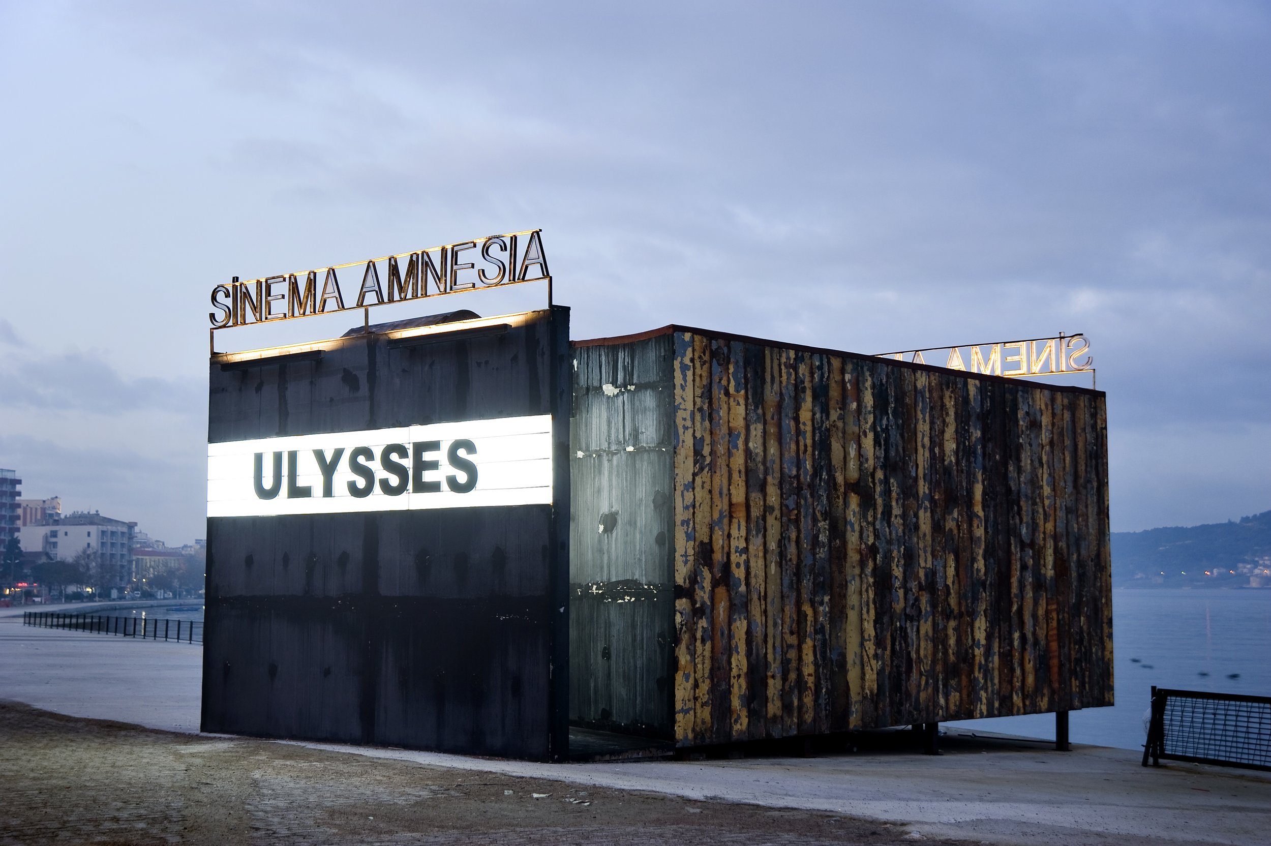 Mark Wallinger, Sinema Amnesia, 2010.jpg