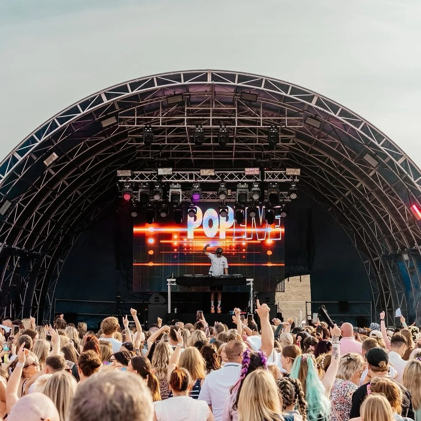 ✨🎶 Throwback to an unforgettable night! ⚡  bringing the POP vibes live in 2025 at the incredible Ella Henderson Homecoming Show 🙌🔥

Moments like this remind me why I love doing what I do the music, the crowd, the energy, and the memories we create