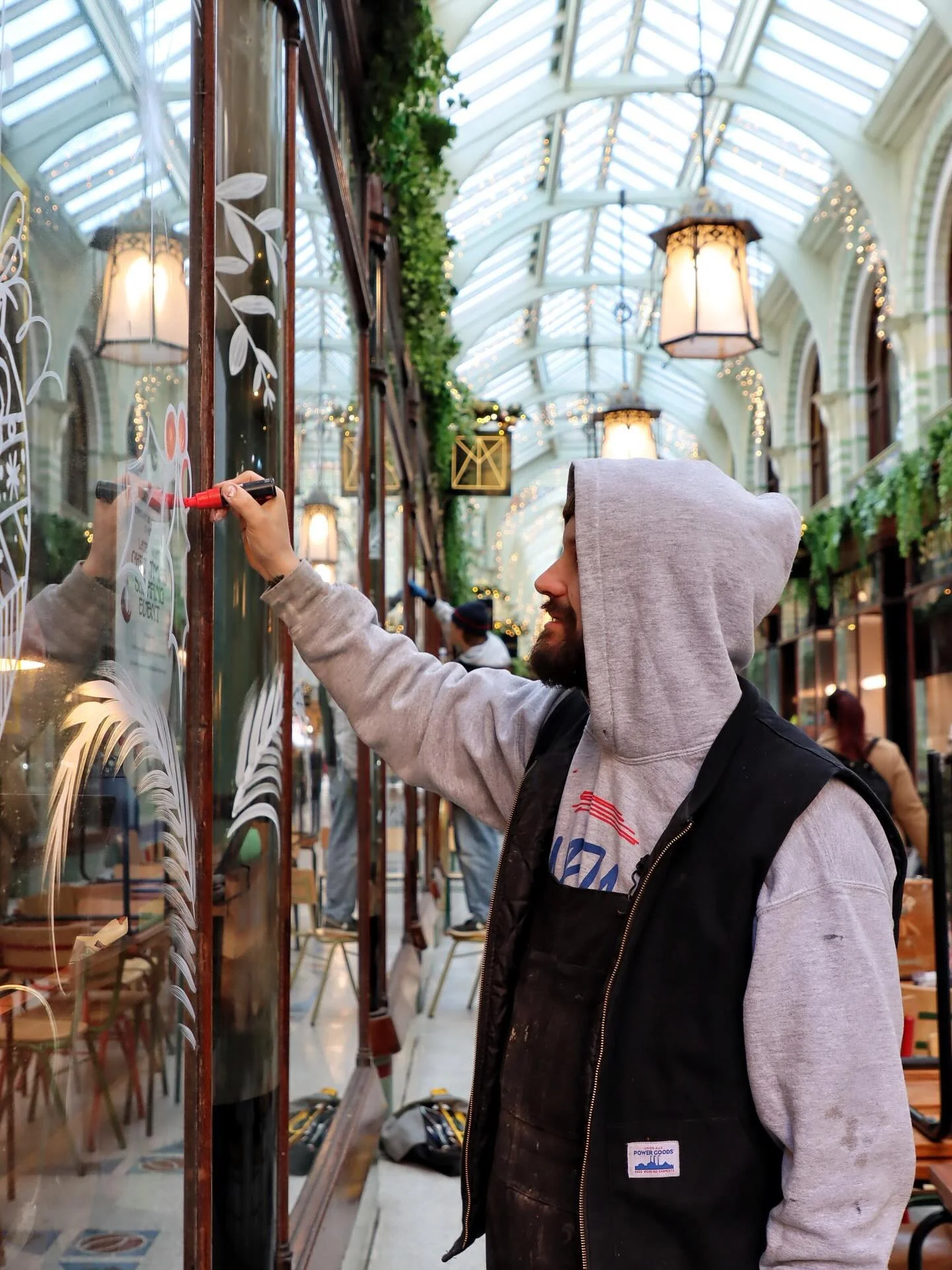 Wouldn&rsquo;t be Christmas without a @kharpersigns window display at Yalm! Can&rsquo;t wait to see the finished piece. 👀 

#Yalm #LetsYalm #Norwich #NorwichBusiness #NorwichFood #NorwichLanes #NorwichRestaurant #NorwichRestaurants #Norfolk #Norfolk