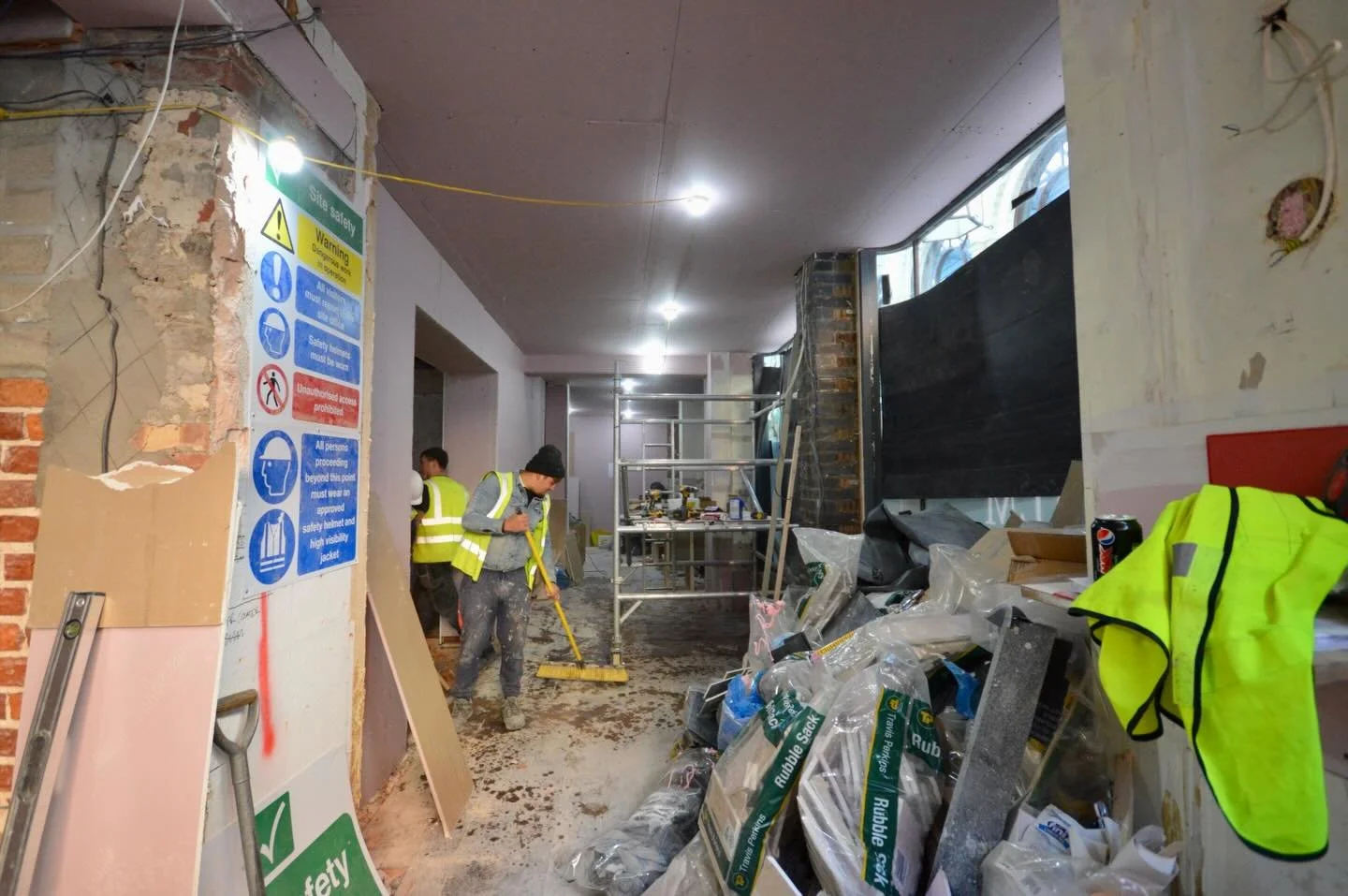 🎉 YALM TURNS 3! 🎉

Three years of delicious food, clinking glasses, new vendors, big events, late-night laughs, first dates, family feasts&hellip; and everything in between.

But while we&rsquo;re all here for the food, it&rsquo;s the people who tr