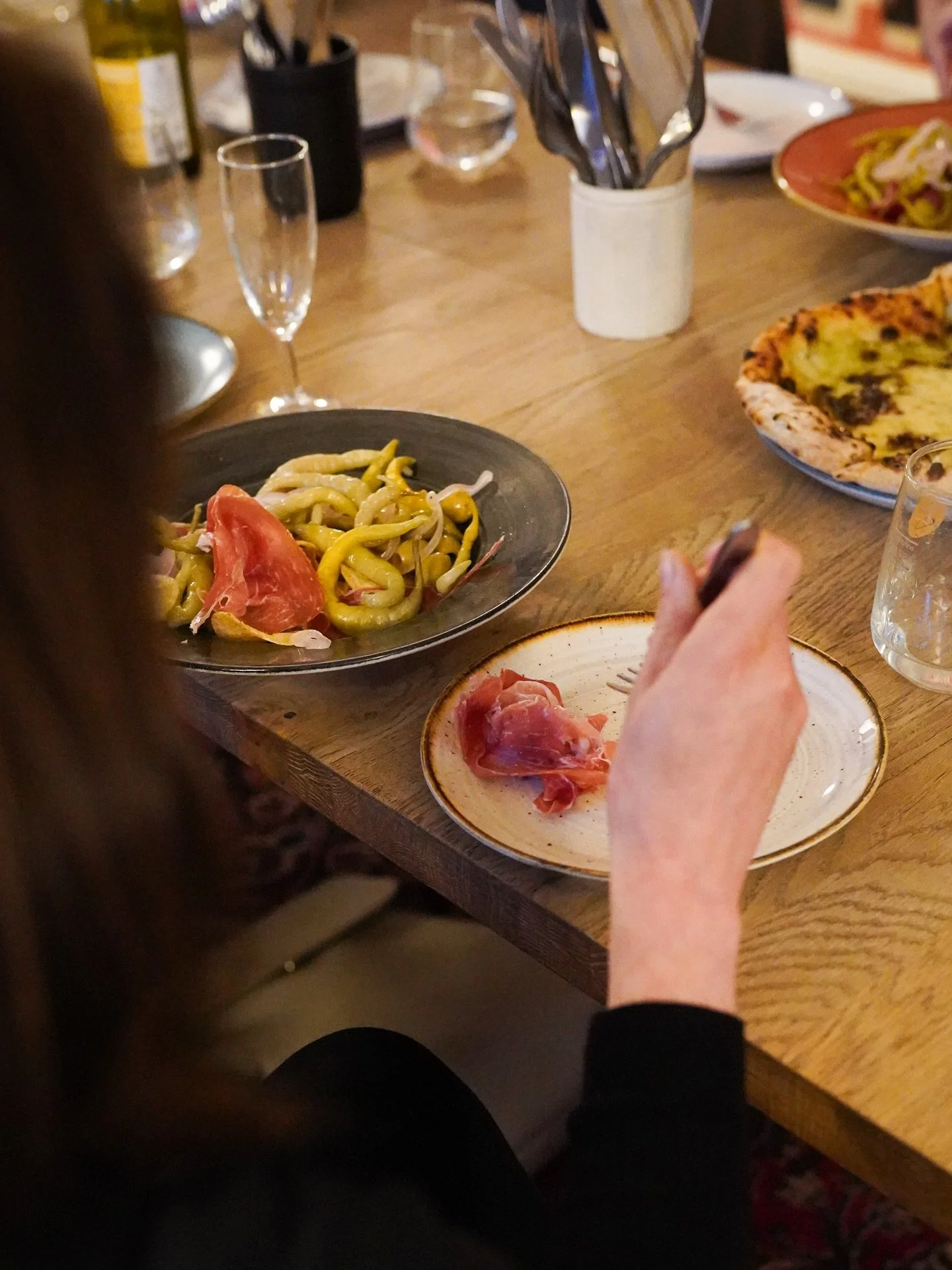 @erics__pizza Snacks are ideal for sharing, perfect alongside your pizza or even better, enjoyed al fresco along the Royal Arcade.

&bull; Marinated olives (with lemon &amp; rosemary)
&bull; Caprese salad (tomato, mozzarella, basil, balsamic dressing