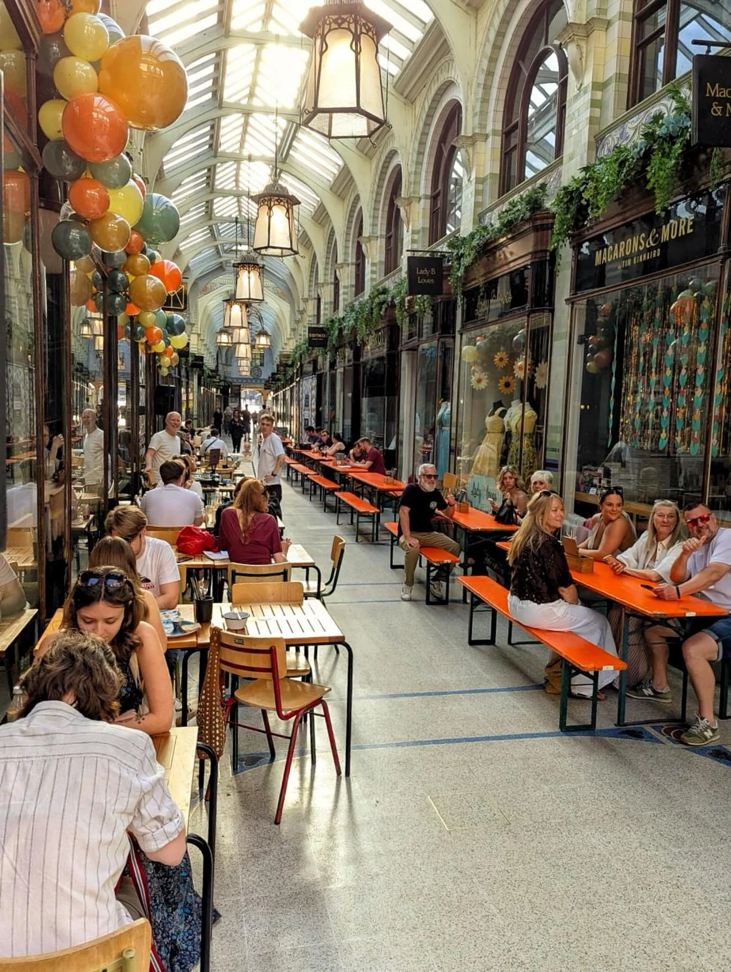 Al fresco season at Yalm is officially underway ☀️ 

Thanks to the heatwave, the tables are out, the drinks are flowing and @the_royal_arcade is looking better than ever.

Join us outside for long lunches, cocktails in the sun and laid-back evenings 