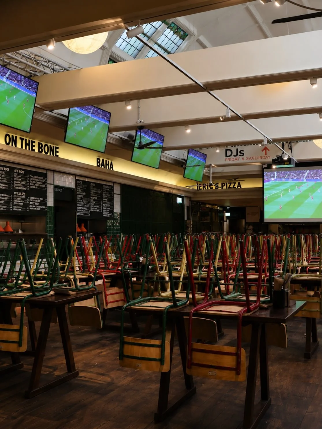 The screens are in!

We&rsquo;ve made it even easier to book your spot for the matches this summer.

📺 4 screens across the food hall
🎥 1 BIG screen 
🎟️ Free to book
🍔 Great food, drinks and football all under one roof

Bookings are recommended f