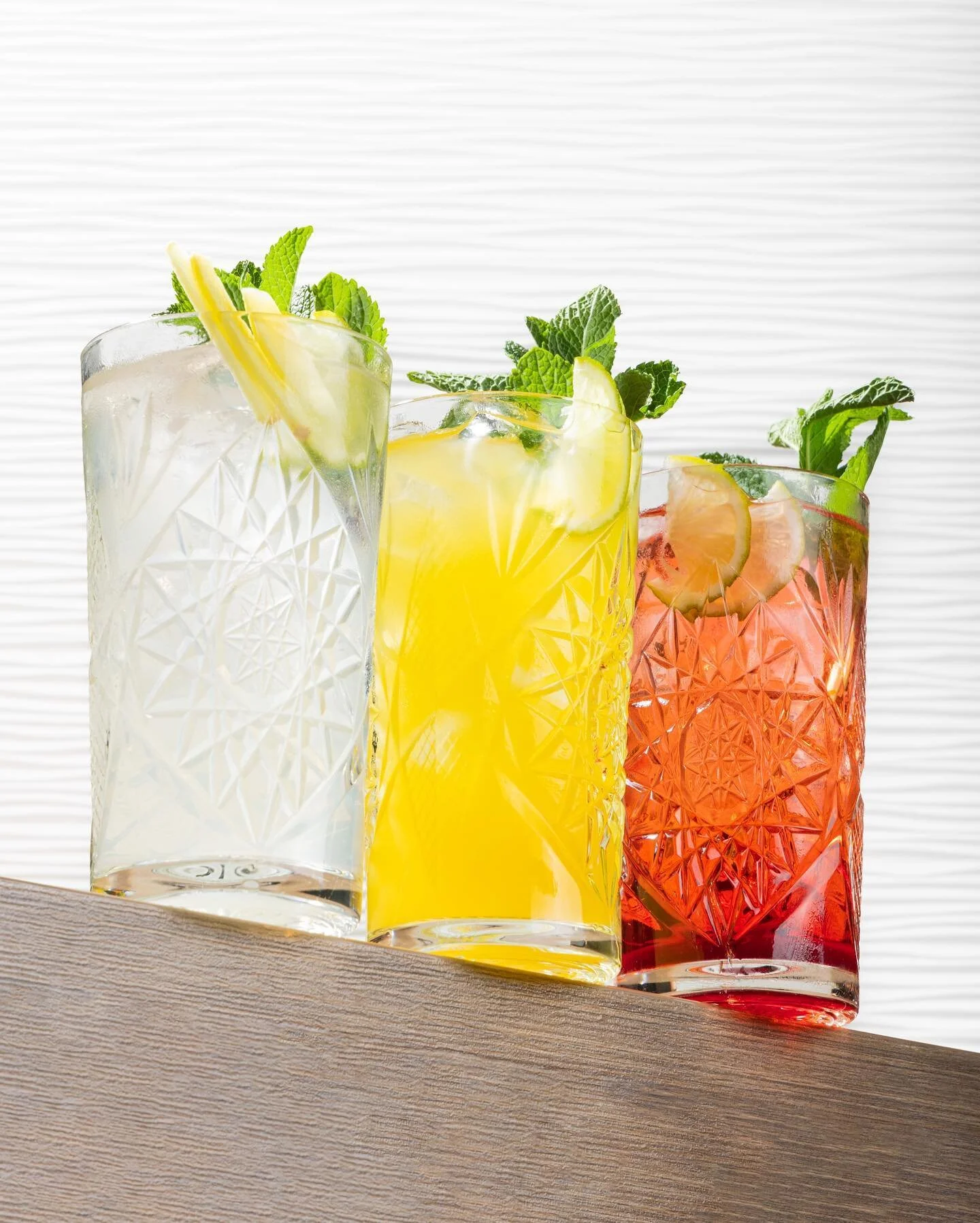 Die perfekten Drinks f&uuml;r die letzten warmen Tage, unsere In-Dish Sherbats 🍹- Wir bieten insgesamt 7 verschiedene Geschmacksrichtungen an, diese findest du alle auf unserer Website oder auf der Speisekarte 📃 
.
.
.
.
.
.
.
.
.
.
#wennindischdan