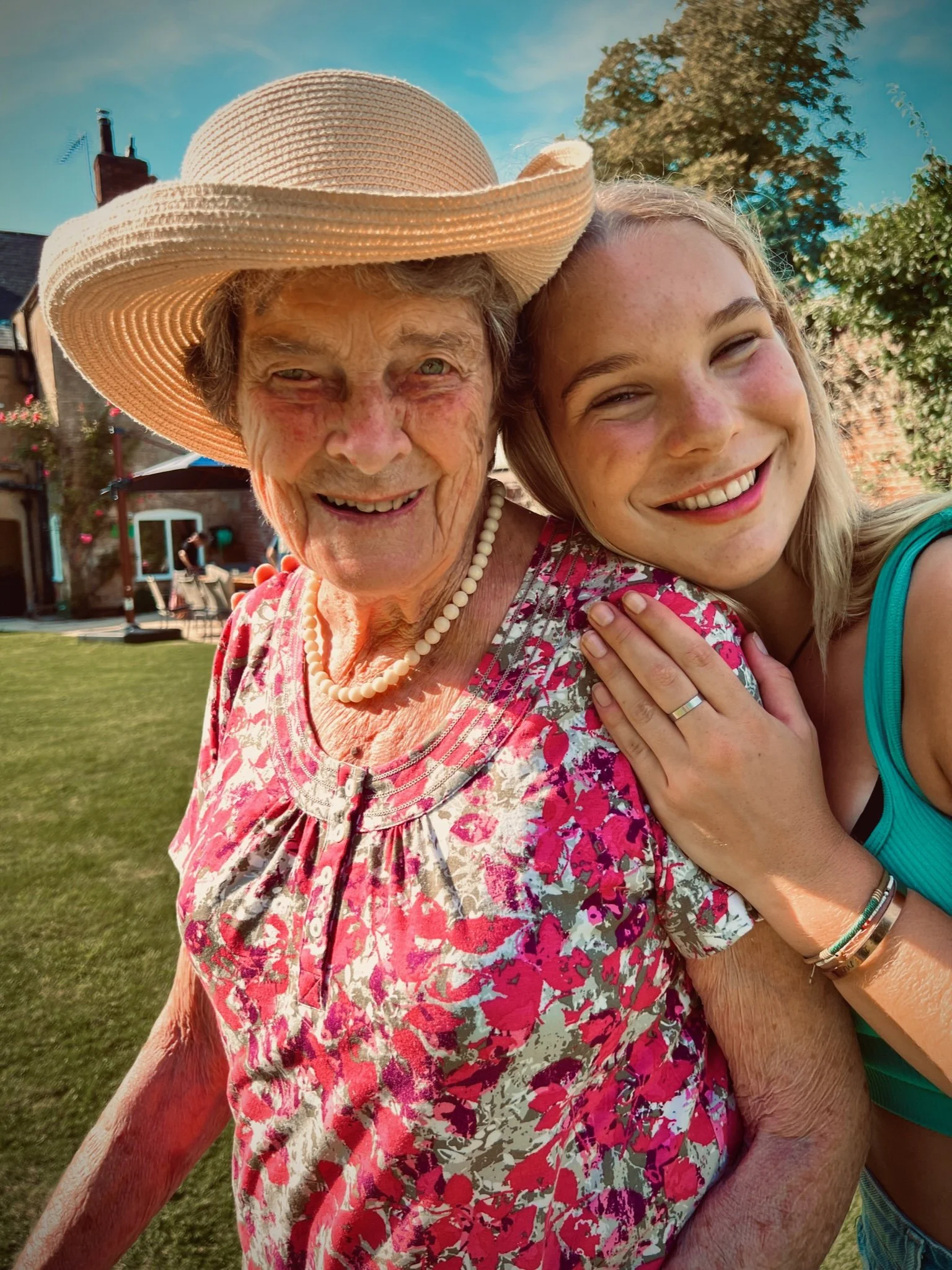 Bridge House Somerset - Multi-generational picture outside on lawn