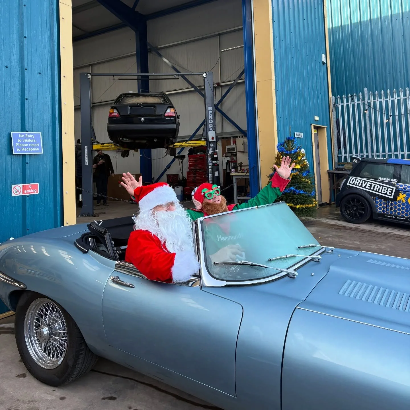 Christmas at the cog!🎅

Thank you to everyone who braved the cold and came along to our little Christmas car meet this morning🎄

We have a limited stock of Christmas merch on the website now - go check it out!🩵