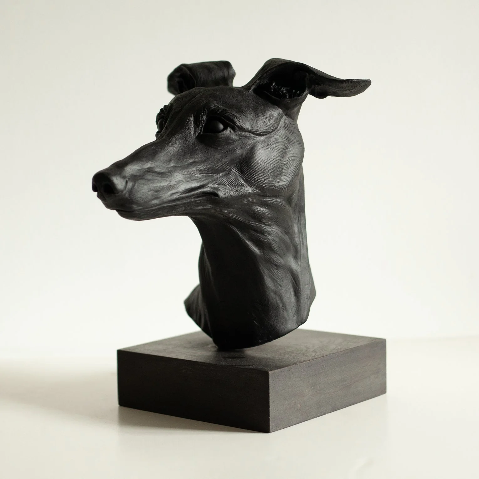 McCabeChrystella-GreyhoundPortrait(Titus)-ColdCastBlackIron-3kg-Ed1of12-H32xW19xD29cm-850.jpg