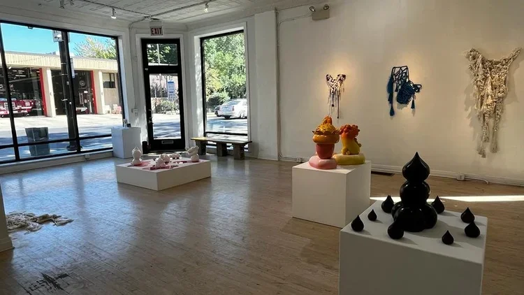 Feminity, Memories & Allegories_images_04.webp