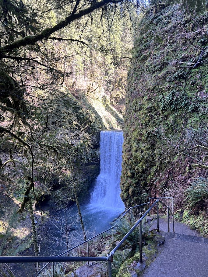 Gorgeous waterfall :')