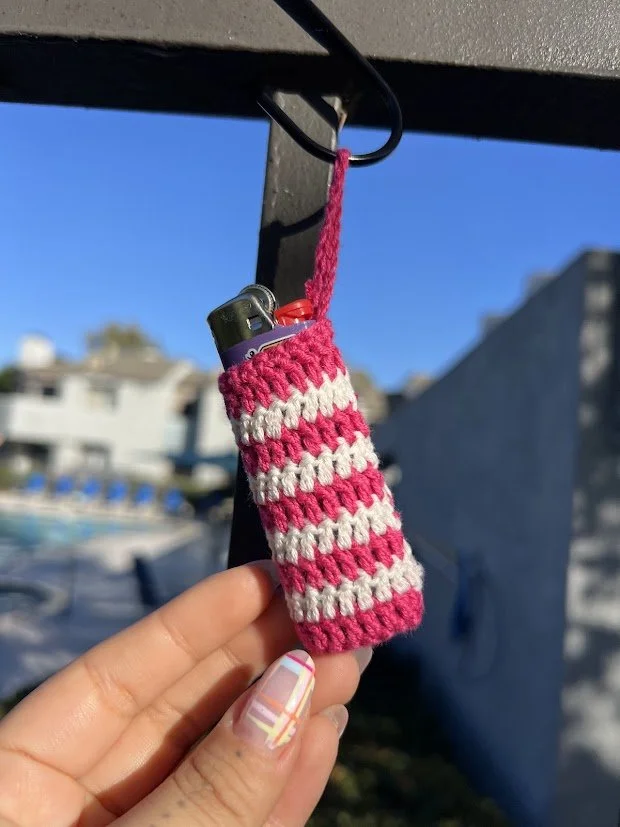 Crochet Lighter Sleeve - White & Pink