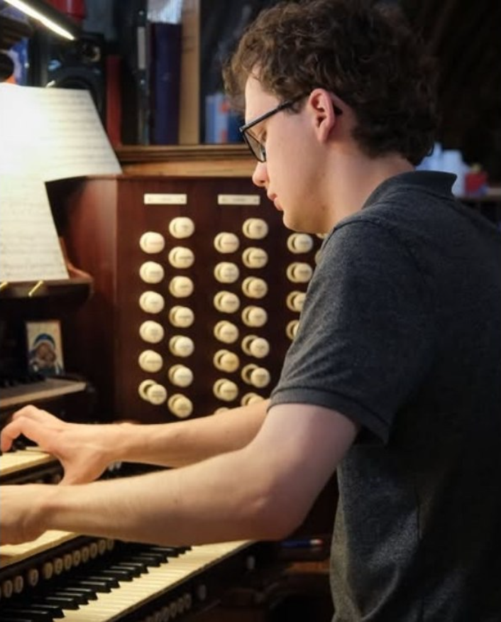 Royal Academy and Oratory places for Caius Senior Organ Scholar Eben Eyres