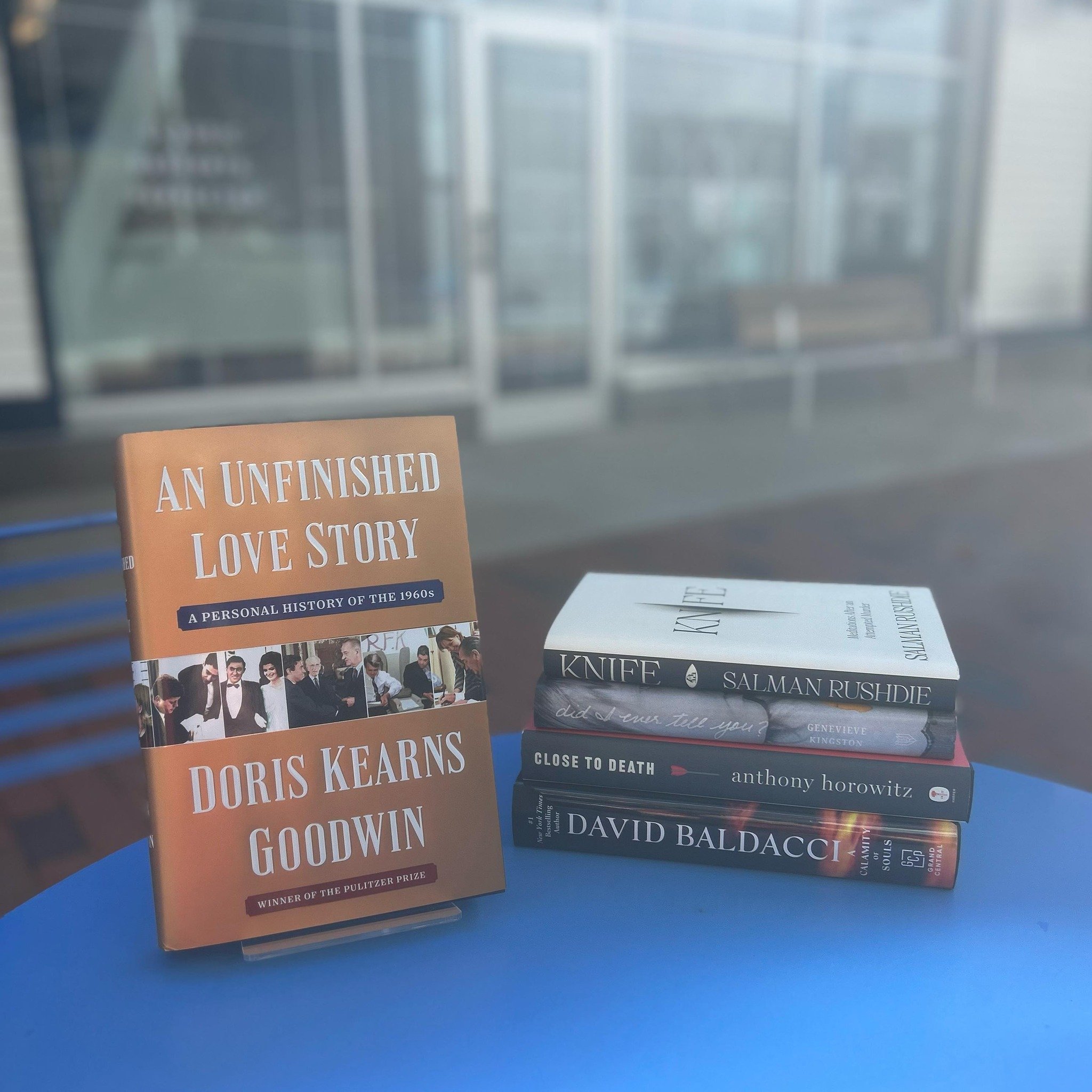 Happy #newreleasetuesday! From Pulitzer Prize winner @doriskgoodwin, read her personal history of her life in the 1960s. Part memoir, biography, and history book, this is not one to miss! 

#indiebookstore #chestnuthillma #bostonma #newtonma #brookli