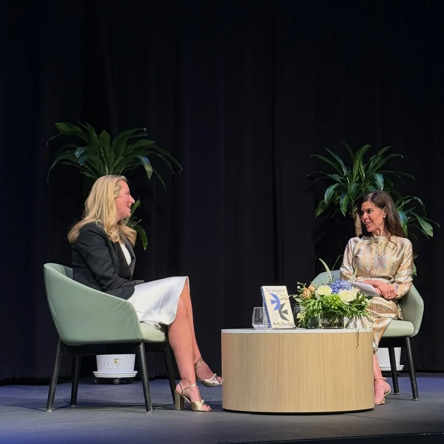 The @hummingbirdbookstore team was back at the @bostonjcc last night for another author event, this time with the incredible @belleburden. Everyone is talking about her fascinating memoir, &lsquo;Strangers,&rsquo; with good reason. @wendysarahdodson 