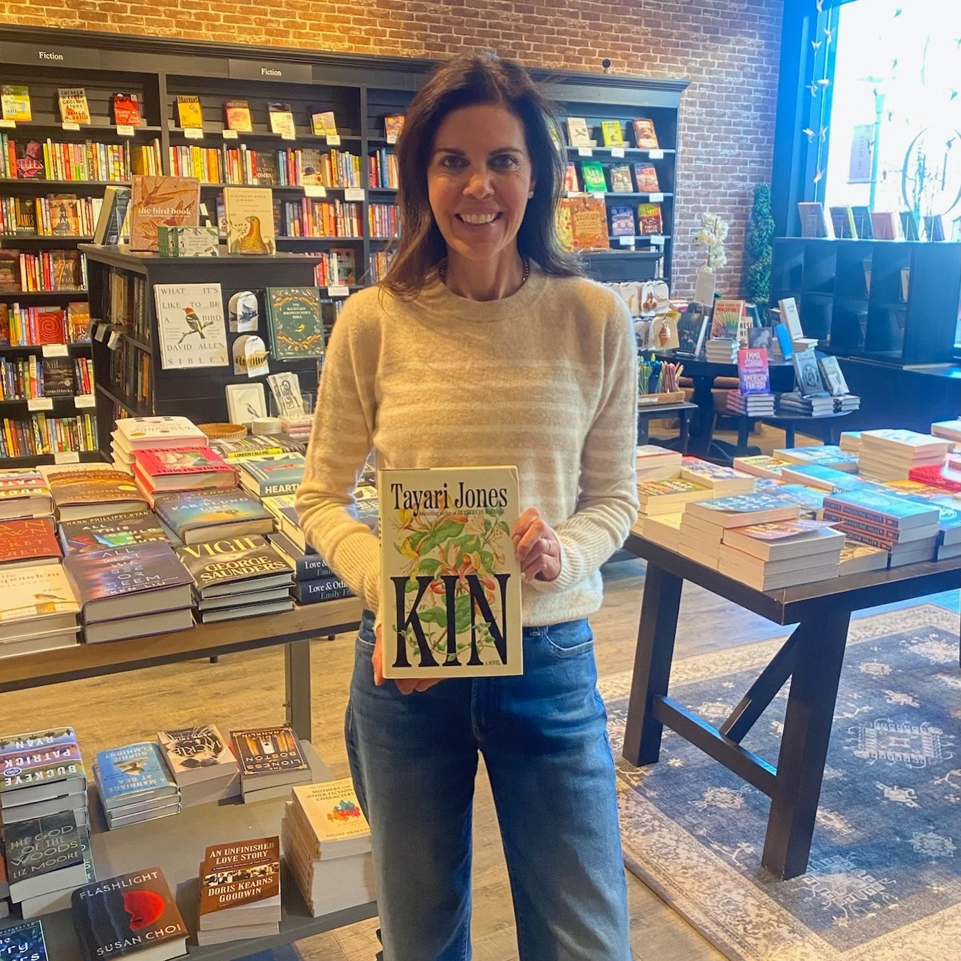 It&rsquo;s that time for another Wendy Wednesday recommendation! This time it&rsquo;s the Oprah Book Club Pick, &rsquo;Kin,&rsquo; written by @tayari.

&ldquo;Just finished Kin by Tayari Jones and I loved how deeply human it felt &mdash; messy family