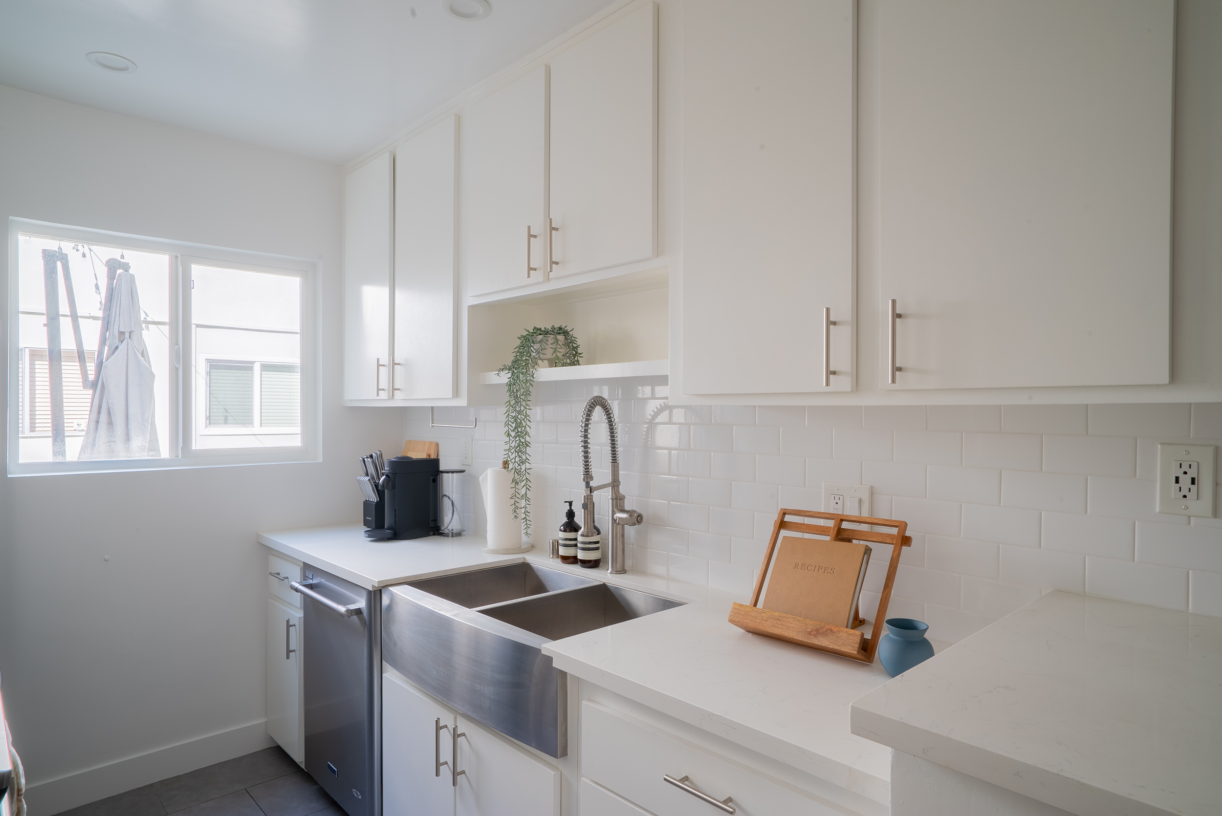 550_N_Orlando_Ave_90048- Kitchen 20.png