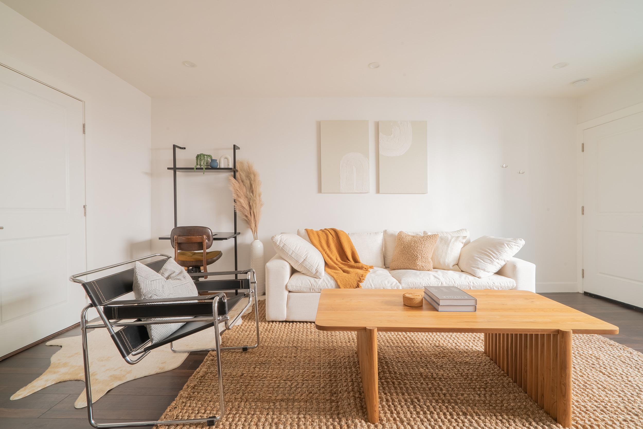550_N_Orlando_Ave_90048- Livingroom 05.png