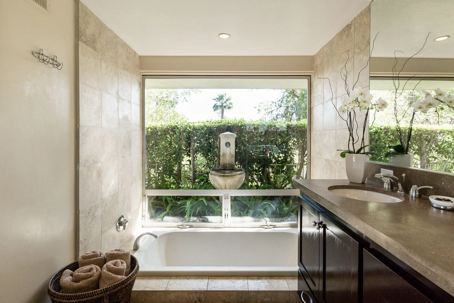 LosAngeles_HollywoodMidCenturyModern_19.jpg