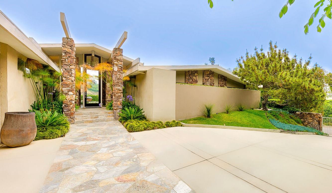 MID CENTURE HOUSE FRONT 2.JPG