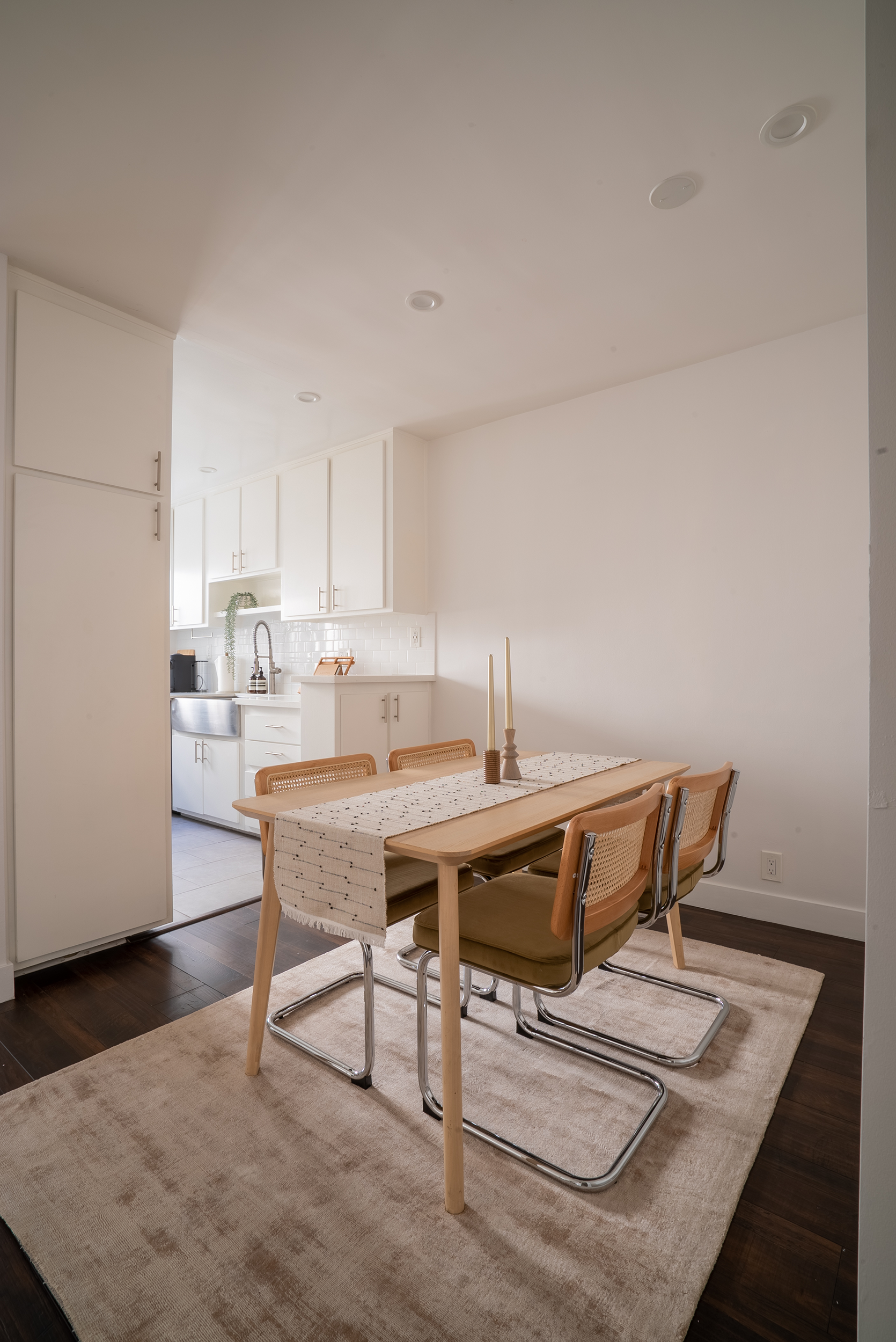 550_N_Orlando_Ave_90048- Diningroom 16.png