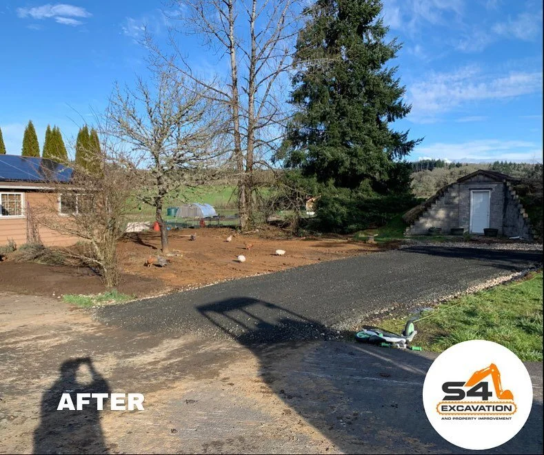 Much better 👍🏼 
&bull;
&bull;
&bull;
#eugeneoregon #lanecountybusiness #excavation #propertyimprovements #graveldriveway #oregon #homeprojects #skidsteer s4excavation my