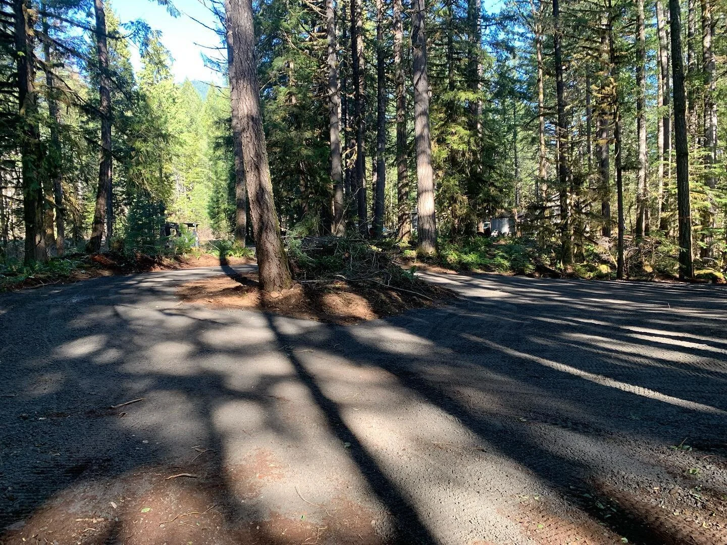 Worked on a fun job up Blue River last week. Beautiful weather too! 
&bull;
&bull;
&bull;
#blueriver #drivewaygoals #excavation #eugeneservices #outdoors #smallbusiness #S4Excavation