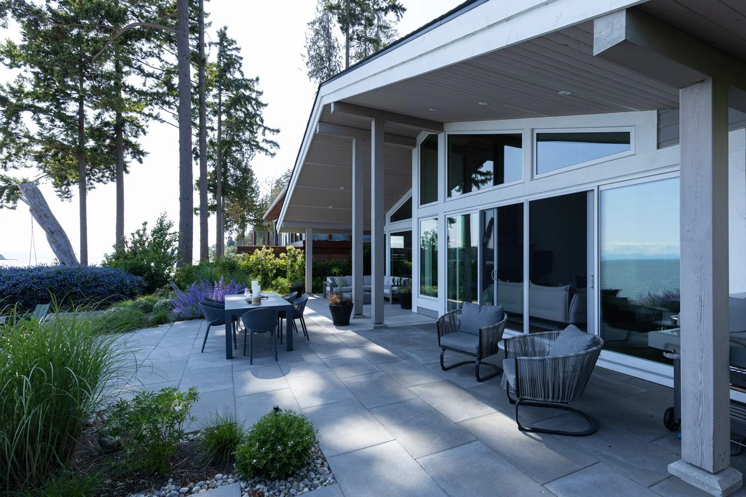 human-nature-landscapes-sunshine-coast-bc-waterfront-landscaping-15.jpg