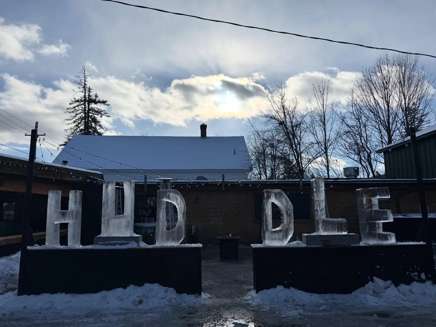 #thehuddlebolton

Ice Bar is ON ❄️🍹
Join us at The Huddle today from 1&ndash;6 PM for frosty drinks and good vibes. Don&rsquo;t miss it!

#icebar #lakegeorge #boltonlanding #eatlocal