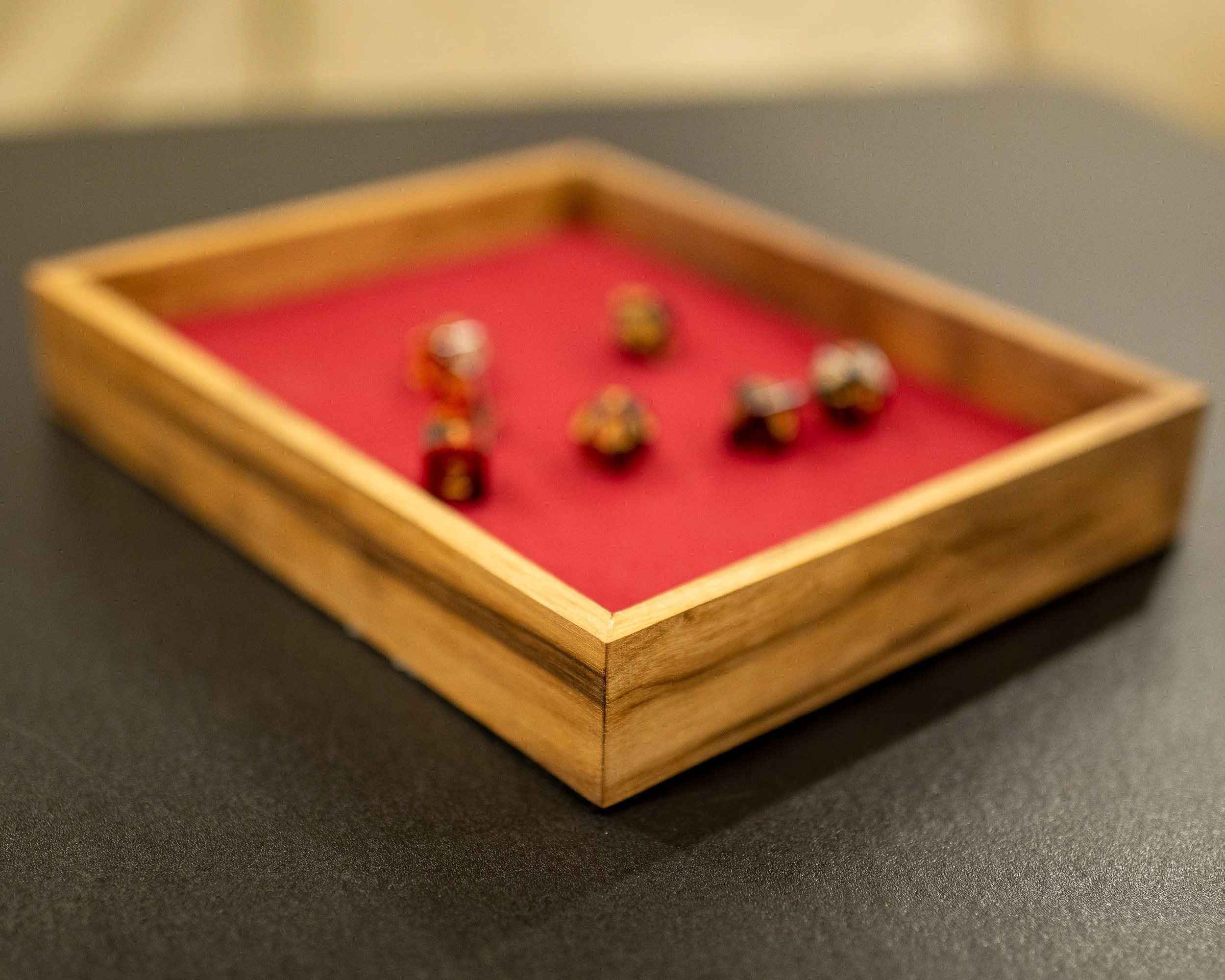 Walnut Dice Tray 
-Solid walnut
-Foam padded fabric
