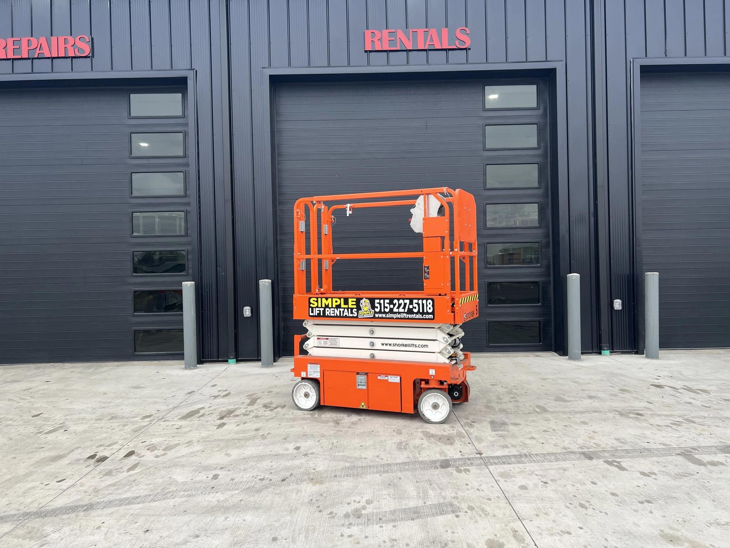 Indoor Scissor Lift Rental — Luxx Trailer Center