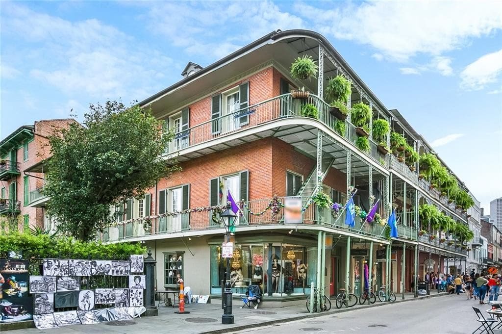 La Vie New Orleans Private Tours  - French Quarter NOLA