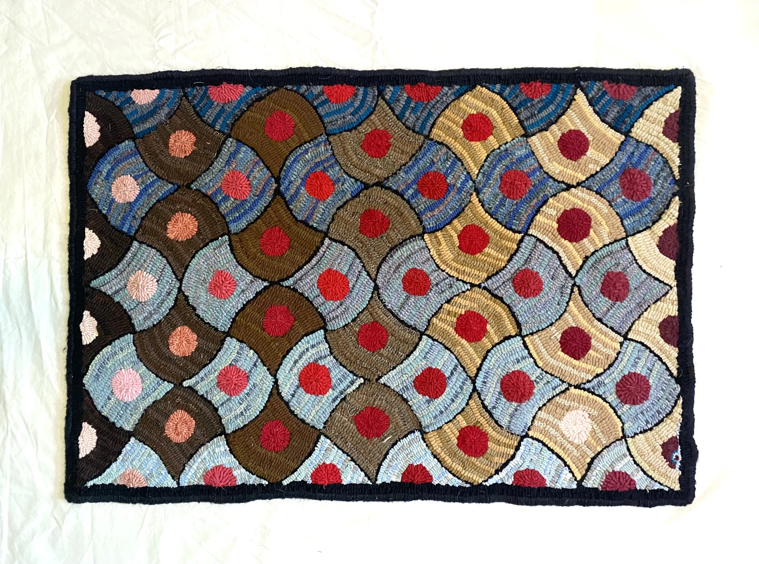 "Tripple Faded Duncan"
36" x 25" 

(2023)
Instructors:
Kathleen Harwood and Devin Rider 

Duncan Pattern - Pearl Mcgown